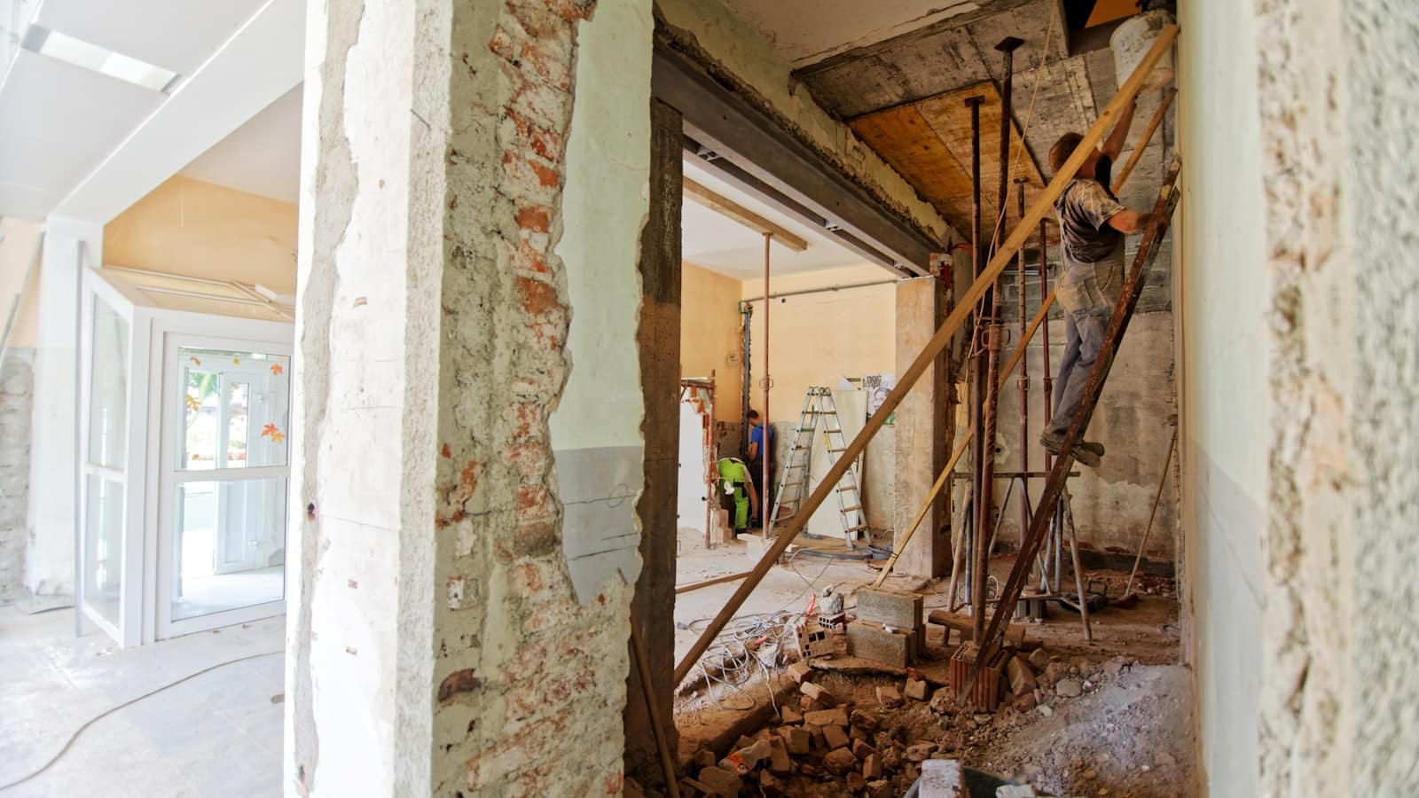 Projektleitung von BMS Heilbronn auf einer Baustelle